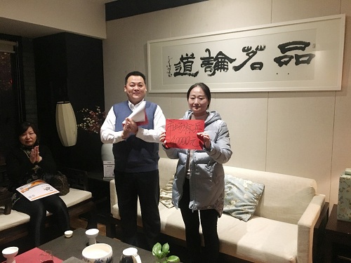 “天上不會掉餡餅，擼起袖子加油幹” ——2017年度TST營銷中心表彰大會